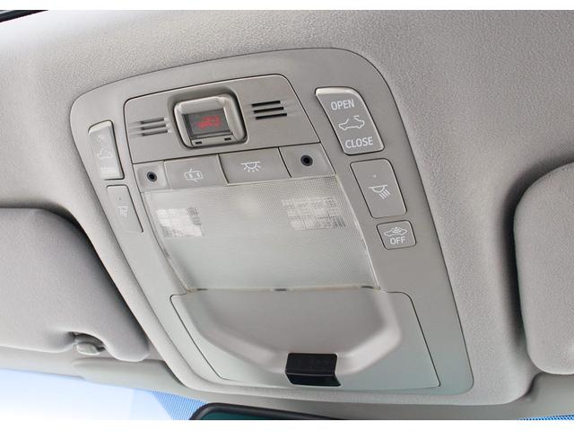 クラウンハイブリッド アスリートG (禁煙車)(サンルーフ)(黒本革)(オプション18インチアルミホイール)(フルエアロ)(シートヒーター)(エアシート)(レーダークルーズ)(衝突軽減)(クリアランスソナー)(レギュラーガソリン仕様)(17枚目)