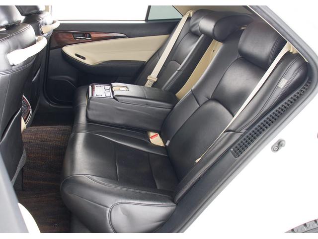 クラウンハイブリッド ロイヤルサルーン (リヤコンフォートパッケージ)(Bluetooth)(記録簿8枚)(エアロカスタム)(20インチAW)(黒シートカバー)(シートヒーター)(後席コントロールパネル)(オートクルーズ)(HDDナビ)(16枚目)