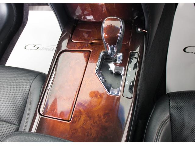 クラウンマジェスタ Fバージョン (禁煙車)(黒本革)(フルエアロ)(20インチアルミホイール)(プレミアムサウンド)(シートヒーター)(エアシート)(イージークローザー)(レーダークルーズ)(プリクラッシュ)(クリアランスソナー)(35枚目)