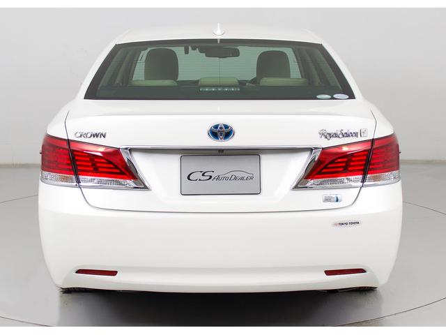 クラウンハイブリッド ロイヤルサルーンG (後期型)(禁煙車)(BSM)(後席VIP)(レーダークルーズ)(プリクラッシュ)(シートヒーター)(ステアリングヒーター)(イージークローザー)(SDマルチナビ)(レギュラーガソリン仕様)(17枚目)