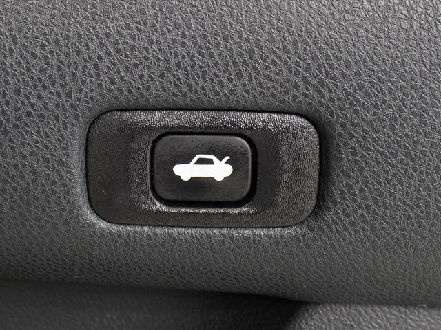 クラウンハイブリッド ロイヤルサルーンG (後期型)(禁煙車)(BSM)(後席VIP)(レーダークルーズ)(プリクラッシュ)(シートヒーター)(ステアリングヒーター)(イージークローザー)(SDマルチナビ)(レギュラーガソリン仕様)(23枚目)