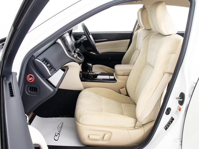 クラウンハイブリッド ロイヤルサルーンG (後期型)(禁煙車)(BSM)(後席VIP)(レーダークルーズ)(プリクラッシュ)(シートヒーター)(ステアリングヒーター)(イージークローザー)(SDマルチナビ)(レギュラーガソリン仕様)(28枚目)