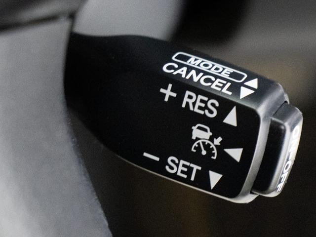 クラウンハイブリッド ロイヤルサルーンG (禁煙車)(後期型)(モデリスタフルエアロ)(本革)(後席VIP)(シートヒーター)(エアシート)(ステアリングヒーター)(レーダークルーズ)(衝突軽減)(クリアランスソナー)(BSM)(SDナビ)(7枚目)