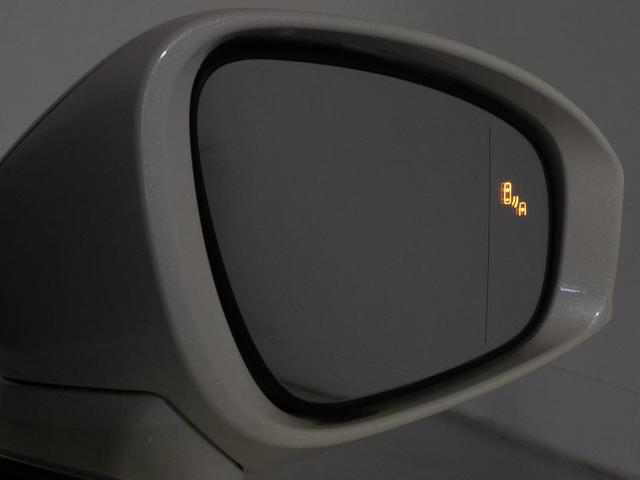 クラウンハイブリッド ロイヤルサルーンG (禁煙車)(後期型)(モデリスタフルエアロ)(本革)(後席VIP)(シートヒーター)(エアシート)(ステアリングヒーター)(レーダークルーズ)(衝突軽減)(クリアランスソナー)(BSM)(SDナビ)(8枚目)