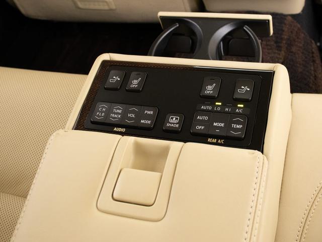 クラウンハイブリッド ロイヤルサルーンG (禁煙車)(後期型)(モデリスタフルエアロ)(本革)(後席VIP)(シートヒーター)(エアシート)(ステアリングヒーター)(レーダークルーズ)(衝突軽減)(クリアランスソナー)(BSM)(SDナビ)(9枚目)