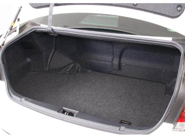 クラウンハイブリッド ロイヤルサルーンG (禁煙車)(後期型)(モデリスタフルエアロ)(本革)(後席VIP)(シートヒーター)(エアシート)(ステアリングヒーター)(レーダークルーズ)(衝突軽減)(クリアランスソナー)(BSM)(SDナビ)(23枚目)