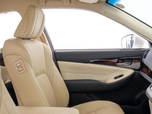 クラウンハイブリッド ロイヤルサルーンG (禁煙車)(後期型)(モデリスタフルエアロ)(本革)(後席VIP)(シートヒーター)(エアシート)(ステアリングヒーター)(レーダークルーズ)(衝突軽減)(クリアランスソナー)(BSM)(SDナビ)(29枚目)