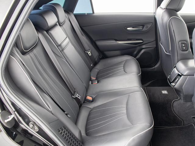 クラウンハイブリッド ＲＳアドバンス　（サンルーフ）（ワンオーナー）（パノラミックビュー）（黒本革）（シートヒーター）（エアシート）（セーフティセンス）（レーダークルーズ）（プリクラッシュ）（ＢＳＭ）（障害物センサー）（ＳＤマルチナビ）（24枚目）