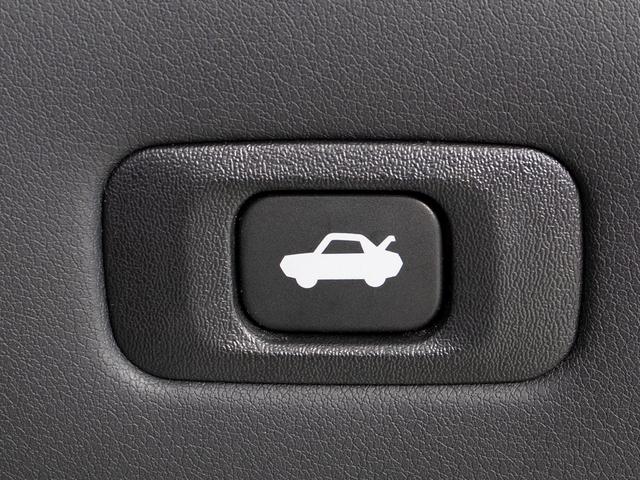 クラウンハイブリッド ＲＳアドバンス　（サンルーフ）（ワンオーナー）（パノラミックビュー）（黒本革）（シートヒーター）（エアシート）（セーフティセンス）（レーダークルーズ）（プリクラッシュ）（ＢＳＭ）（障害物センサー）（ＳＤマルチナビ）（36枚目）