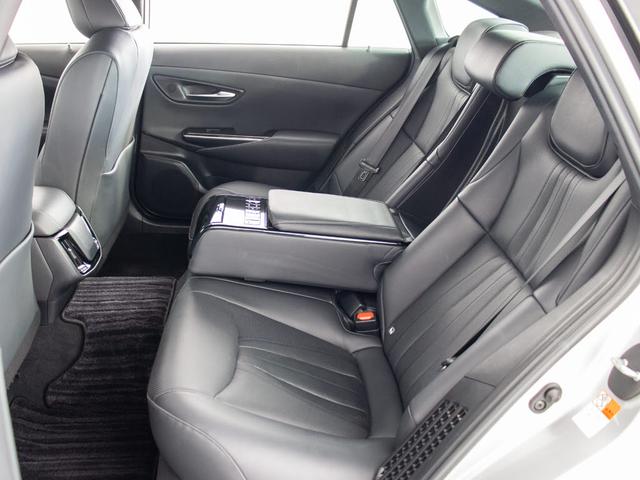 クラウンハイブリッド G (黒革)(全車速レーダー)(セーフティセンス)(禁煙車)(衝突軽減)(レーダークルーズ)(クリアランスソナー)(BSM)(LTA)(後席VIP)(冷暖房シート)(メーカー純正SDナビ)(バックカメラ)(26枚目)