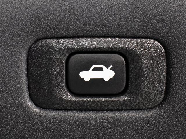 クラウンハイブリッド G (黒革)(全車速レーダー)(セーフティセンス)(禁煙車)(衝突軽減)(レーダークルーズ)(クリアランスソナー)(BSM)(LTA)(後席VIP)(冷暖房シート)(メーカー純正SDナビ)(バックカメラ)(40枚目)