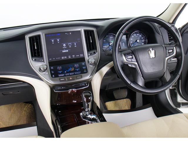 クラウンハイブリッド ロイヤルサルーン　（禁煙車）（後期型）（フルエアロ）（Ｂｌｕｅｔｏｏｔｈ）（レーダークルーズ）（プリクラッシュ）（クリアランスソナー）（シートヒーター）（ＳＤナビ）（バックモニター）（フルセグ）（Ｂｌｕ－ｒａｙ再生）（23枚目）