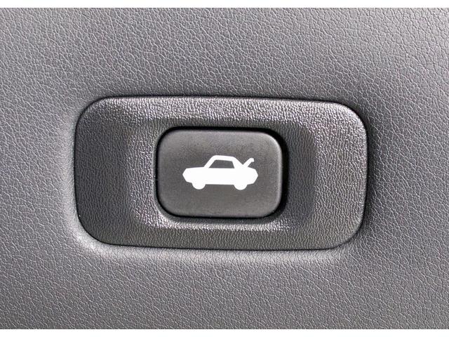 クラウンハイブリッド ＲＳアドバンス　（黒本革）（フルエアロ）（全車速レーダークルーズ）（プリクラッシュ）（セーフティパッケージ）（デジタルインナーミラー）（シートヒーター）（エアシート）（ＳＤマルチナビ）（レギュラーガソリン仕様）（25枚目）