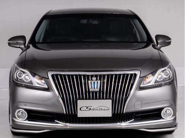 クラウンマジェスタ Ｆバージョン　オートサロン出展モデル（レクサスマンガンラスター）（黒本革シート）（フルエアロ）（新品２０インチアルミ＆タイヤ）衝突軽減ブレーキ　踏み間違い防止機能　レーダークルーズ　Ｂｌｕｅｔｏｏｔｈ対応　　ＢＳＭ（11枚目）