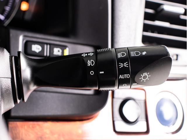 クラウンマジェスタ Ｆバージョン　オートサロン出展モデル（レクサスマンガンラスター）（黒本革シート）（フルエアロ）（新品２０インチアルミ＆タイヤ）衝突軽減ブレーキ　踏み間違い防止機能　レーダークルーズ　Ｂｌｕｅｔｏｏｔｈ対応　　ＢＳＭ（41枚目）