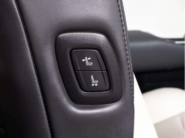 クラウンハイブリッド ＲＳアドバンス　リアモニター　後期型（サンルーフ）（禁煙車）（白本革シート）（パノラミックビューモニター）（デジタルインナーミラー）（フルエアロ）セーフティＰＫＧ＋　衝突軽減　踏み間違い防止　車線逸脱抑制ＬＴＡ（45枚目）