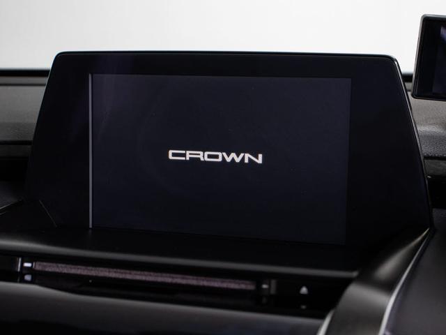 クラウンハイブリッド Ｇ－エグゼクティブ　後期／黒革／プレミアムサウンド／３６０度カメラ／ＨＵＤ／ＢＳＭ／パノラミックビューモニター／後席ＶＩＰ／シートエアコン／シートヒーター／パーキングアシスト／車線逸脱防止／衝突軽減ブレーキ（42枚目）