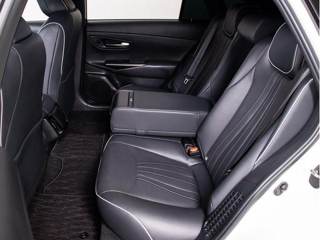 クラウンハイブリッド ＲＳアドバンス　（禁煙車）（サンルーフ）（黒本革シート）（モデリスタエアロ）（ＷＡＬＤ２０インチアルミ）シーケンシャルウィンカー　トヨタセーフティＰＫＧ＋　衝突軽減　踏み間違い防止機能　車線逸脱抑制ＬＴＡ　ＢＳＭ（35枚目）