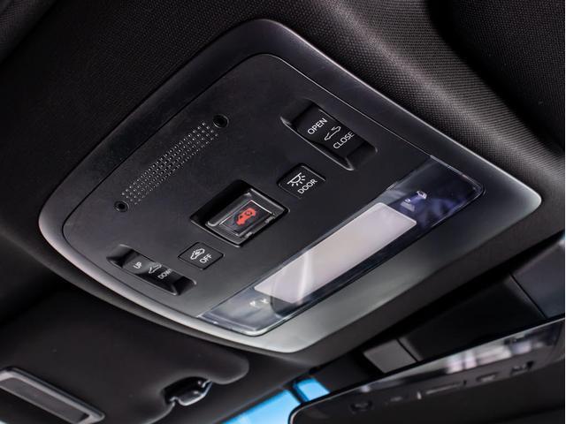 クラウンハイブリッド ＲＳアドバンス　（禁煙車）（サンルーフ）（黒本革シート）（モデリスタエアロ）（ＷＡＬＤ２０インチアルミ）シーケンシャルウィンカー　トヨタセーフティＰＫＧ＋　衝突軽減　踏み間違い防止機能　車線逸脱抑制ＬＴＡ　ＢＳＭ（48枚目）