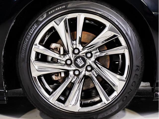 クラウンハイブリッド ＲＳアドバンス　後期型（サンルーフ）（黒本革シート）（パノラミックビューモニター）（セーフティセンス）（デジタルインナーミラー）（フルエアロ）シーケンシャルウィンカー　衝突軽減　踏み間違い防止　車線逸脱抑制ＬＴＡ（31枚目）