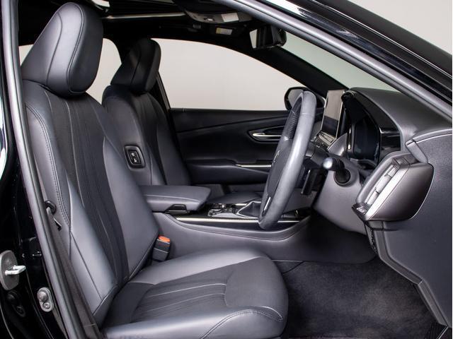 クラウンハイブリッド ＲＳアドバンス　後期型（法人ワンオーナー）（サンルーフ）（黒本革シート）（パノラミックビューモニター）（セーフティセンス）衝突軽減ブレーキ　踏み間違い防止　車線逸脱抑制ＬＴＡ　デジタルインナーミラー　オートハイビーム（37枚目）