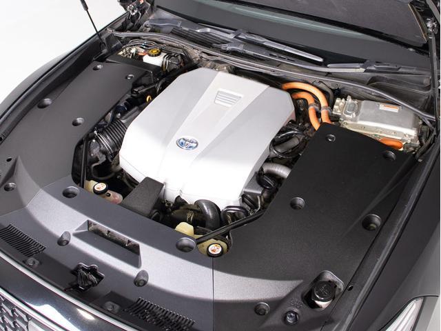 クラウンハイブリッド Ｇ－エグゼクティブ　（禁煙車）（黒本革シート）（パノラミックビューモニター）（デジタルインナーミラー）（トヨタセーフティパッケージプラス）衝突軽減ブレーキ　踏み間違い防止機能　車線逸脱抑制ＬＴＡ　レーダークルーズ（29枚目）