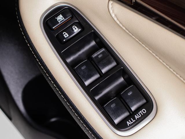 クラウンハイブリッド ロイヤルサルーンG 後席モニター(衝突軽減ブレーキ)(踏み間違い防止機能)(レーダークルーズ)アドバンストパッケージ Blutooth対応 HDDマルチナビ イージークローザー プリクラッシュ クリアランスソナー(41枚目)