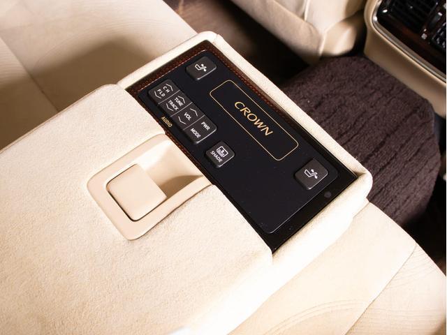 クラウンハイブリッド ロイヤルサルーンG リアモニター 後期型(トヨタセーフティセンス)(衝突軽減ブレーキ)(車線逸脱抑制LDA)レーダークルーズ アダプティブハイビーム シートメモリー Bluetooth対応 シート&ステアリングヒーター(35枚目)