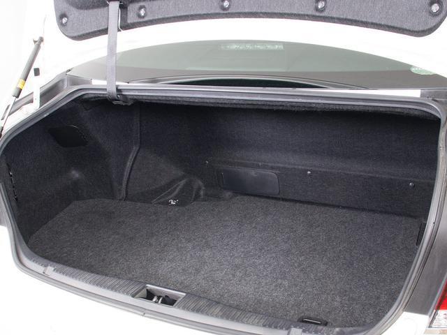 �g�����N�������Ǝv���Ă���܂��񂩁H���ۂ͑�e�ʃg�����N�ł��I���s���̒������h���C�u�����K�ł��I�܂��A�����t���X�y�[�X���������Ă���܂��̂ŁA��Ԃł��A�J�ł���̓������Ă�����育�������܂��B