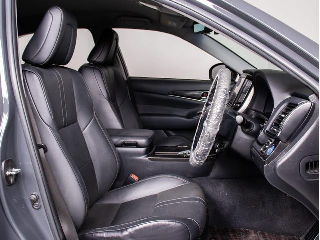 クラウンハイブリッド アスリートＧ　（オートサロン出展モデル）（ドラバイトグレーカスタム）（禁煙車）（黒本革シート）（新品２０インチアルミ）（新品タイヤ）（フルエアロ）クリアランスソナー　アダプティブハイビーム　Ｂｌｕｅｔｏｏｔｈ対応（29枚目）