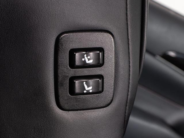 クラウンハイブリッド アスリートS (オプション18インチアルミ)(黒本革)(点検記録簿14枚)(ジャパンカラー白夜)(フルエアロ)(シートヒーター)(エアシート)(オートクルーズ)(SDマルチナビ)(レギュラーガソリン仕様)(32枚目)