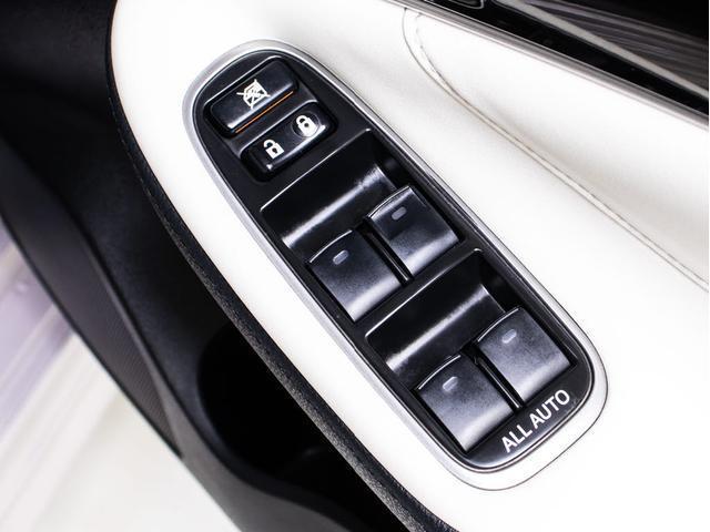 クラウンハイブリッド アスリートＧ　後期型「仄ローズメタリックオパール」（禁煙車）（白本革シート）（オプション１８インチＡＷ）（衝突軽減ブレーキ）（踏み間違い防止機能）（フルエアロ）レーダークルーズ　記録簿９枚　Ｂｌｕｅｔｏｏｔｈ（38枚目）