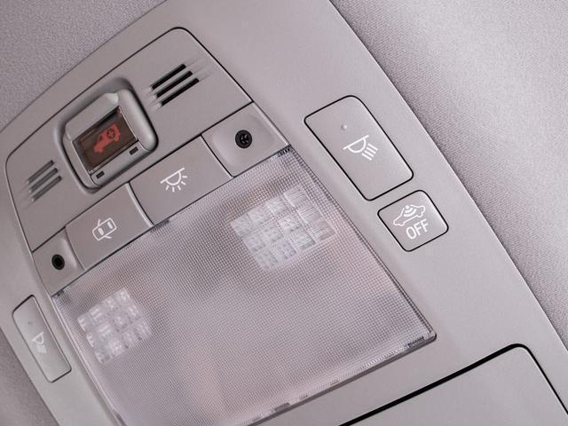 クラウンハイブリッド アスリートＳ　オートサロン出展モデル（禁煙車）（特注フォーブレザーシート）（２０インチアルミ）（フルエアロ）（レクサスパール＆ルーフブラックカスタム）衝突軽減ブレーキ　踏み間違い防止機能　　Ｂｌｕｅｔｏｏｔｈ対応（48枚目）