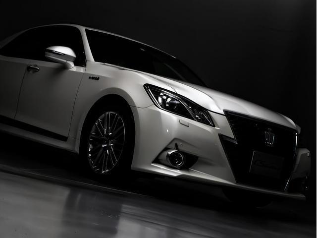 クラウンハイブリッド アスリートＧ　（サンルーフ）（黒本革シート）（オプション１８インチアルミ）（クリアランスソナー）エアシート＆シートヒーター　アダプティブハイビーム　Ｂｌｕｔｏｏｔｈ　レギュラーガソリン仕様　シートメモリー　ＨＤＤ（25枚目）