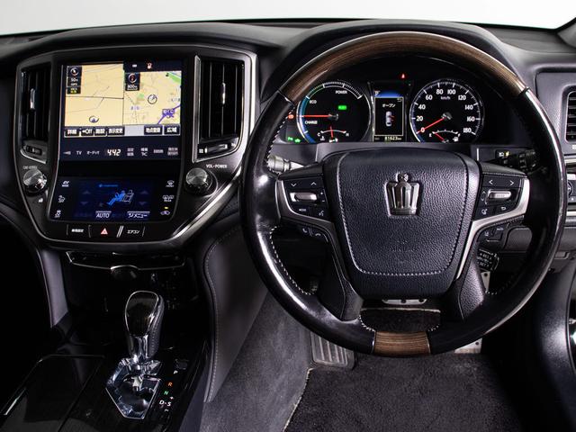 クラウンハイブリッド アスリートＳ　Ｊ－フロンティアリミテッド　後期型（禁煙車）（特別仕様社）（オプション１８インチアルミ）（新品タイヤ）（フルエアロ）トヨタセーフティセンス　衝突軽減ブレーキ　踏み間違い防止機能　車線逸脱抑制機能ＬＤＡ　オートハイビーム　ＳＤナビ（30枚目）