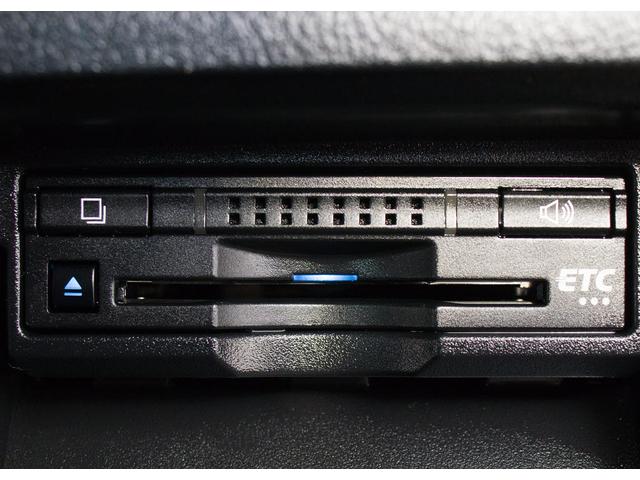 クラウンハイブリッド アスリートＳ　Ｊ－フロンティアリミテッド　（最終後期型）（セーフティセンス）（フルエアロ）（オプション１８インチアルミホイール）（ハーフレザー）（ウッドコンビハンドル）（アルミペダル）（レーダークルーズ）（プリクラッシュ）（ＳＤマルチナビ）（23枚目）