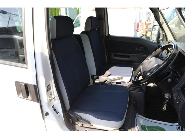 サンバーバン ディアス　最終型　４気筒エンジン　５速マニュアル　４ＷＤ　スーパーチャージャー　リフトアップ（12枚目）