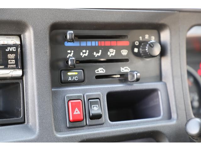 サンバーバン ディアス　最終型　４気筒エンジン　５速マニュアル　４ＷＤ　スーパーチャージャー　リフトアップ（15枚目）