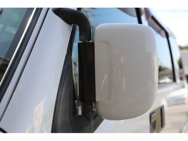 サンバーバン ディアス　最終型　４気筒エンジン　５速マニュアル　４ＷＤ　スーパーチャージャー　リフトアップ（24枚目）