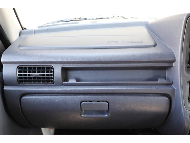 サンバーバン ディアス　最終型　４気筒エンジン　５速マニュアル　４ＷＤ　スーパーチャージャー　リフトアップ（30枚目）