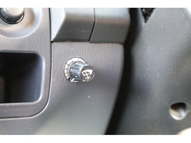 サンバーバン ディアス　最終型　４気筒エンジン　５速マニュアル　４ＷＤ　スーパーチャージャー　リフトアップ（33枚目）