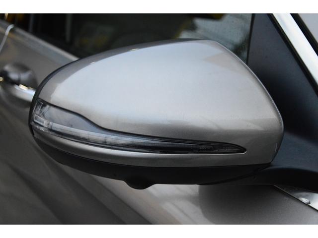 ＧＬＣ ＧＬＣ３００　４マチック　ベージュ本革シート　全方位カメラ　ブルメスターサウンド　シートベンチレーション　シートヒーター　パフュームアトマイザー　ヘッドアップディスプレイ　レーダーセーフティ（12枚目）