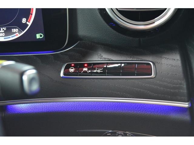 Ｅクラス Ｅ２００　アバンギャルド　スポーツ　黒革シート　パノラマサンルーフ　ブルメスターサウンド　全方位カメラ　ヘッドアップディスプレイ　シートヒーター　パフュームアトマイザー　前後ドラレコ（24枚目）