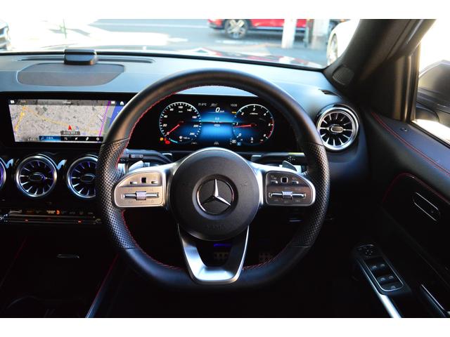 GLB GLB200d 4マチック AMGライン 黒ハーフレザーシート 全方位カメラ レーダーセーフティ アンビエントライト シートヒーター 電動リヤゲート 純正ナビ&TV ETC2.0(19枚目)