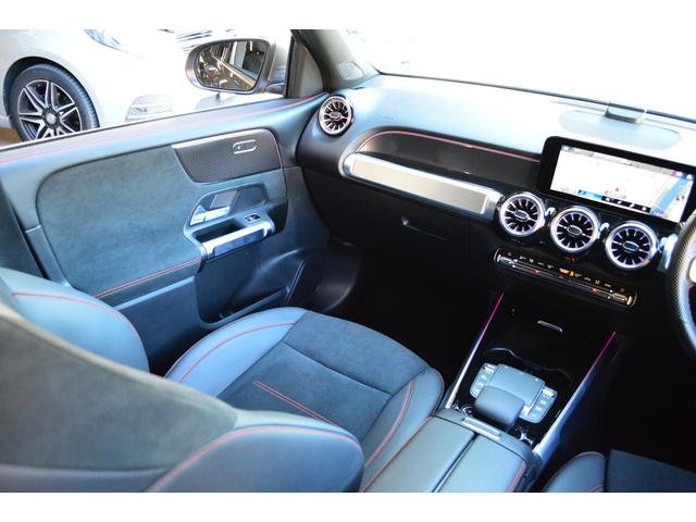 GLB GLB200d 4マチック AMGライン 黒ハーフレザーシート 全方位カメラ レーダーセーフティ アンビエントライト シートヒーター 電動リヤゲート 純正ナビ&TV ETC2.0(22枚目)