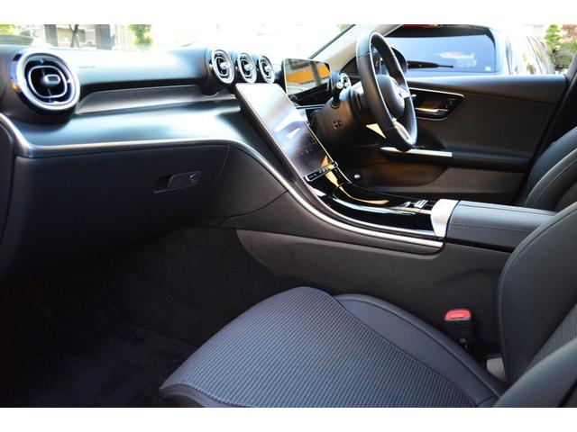 Ｃクラス Ｃ２００アバンギャルド　黒ハーフレザーシート　全方位カメラ　レーダーセーフティ　パワーシート　シートヒーター　ヘッドアップディスプレイ　フットトランクオープナー　電動リヤトランク　前後ドラレコ（19枚目）