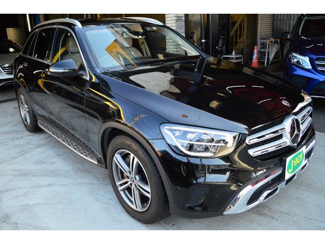 ＧＬＣ ＧＬＣ２２０ｄ　４マチック　ホワイトベージュ革　全方位カメラ　ブルメスター　１２．３インチコックピットディスプレイ　シートベンチレーター　ランニングボード（3枚目）