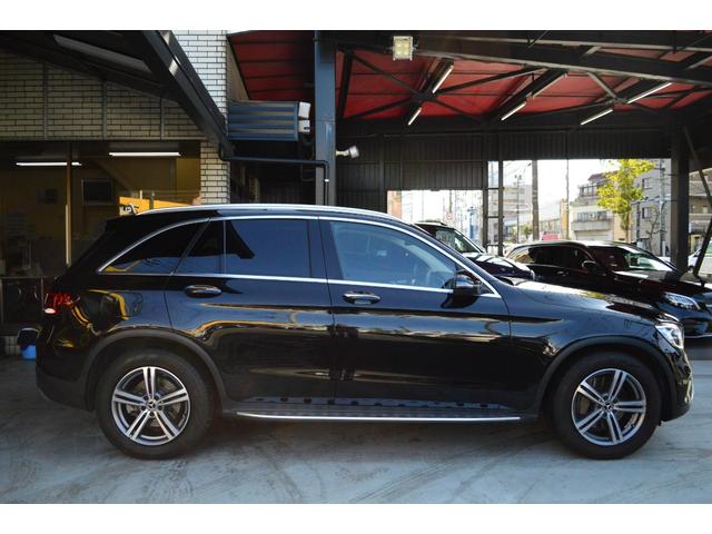 ＧＬＣ ＧＬＣ２２０ｄ　４マチック　ホワイトベージュ革　全方位カメラ　ブルメスター　１２．３インチコックピットディスプレイ　シートベンチレーター　ランニングボード（6枚目）