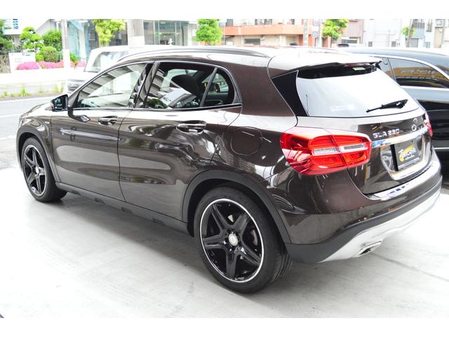 ＧＬＡクラス ＧＬＡ２５０　４マチック　エディション１　ブラウンハーフレザーシート　パノラマサンルーフ　純正ナビ＆ＴＶ　バックカメラ　ＥＴＣ　レーダーセーフティ　シートヒーター　パワーバックドア　１９インチアルミホイール（7枚目）