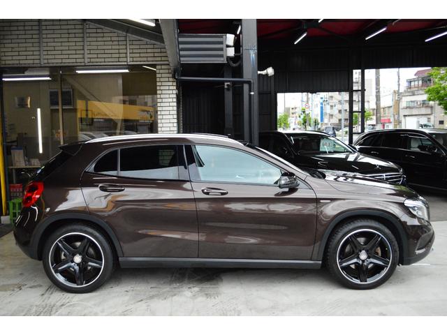 ＧＬＡクラス ＧＬＡ２５０　４マチック　エディション１　ブラウンハーフレザーシート　パノラマサンルーフ　純正ナビ＆ＴＶ　バックカメラ　ＥＴＣ　レーダーセーフティ　シートヒーター　パワーバックドア　１９インチアルミホイール（9枚目）